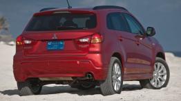 Mitsubishi Outlander Sport 2011 - widok z tyłu