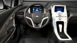 Chevrolet Volt 2011 - kokpit, nocne zdjęcie