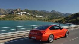 BMW M6 Coupe 2012 - widok z tyłu