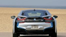 BMW i8 (2014) - widok z tyłu