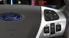 Ford Edge 2010 - sterowanie w kierownicy