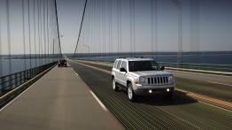 Jeep Patriot 2010 - widok z przodu