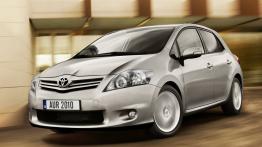 Toyota Auris 2010 - widok z przodu