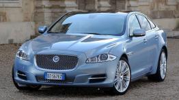 Jaguar XJ 2010 - widok z przodu