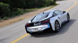 BMW i8 (2014) - widok z tyłu