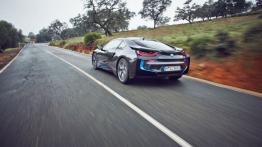 BMW i8 (2014) - widok z tyłu