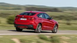 BMW X4 (2015) - widok z tyłu