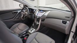 Hyundai Elantra 2011 - pełny panel przedni