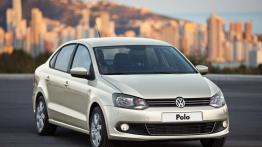 Volkswagen Polo Sedan 2011 - widok z przodu