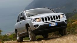 Jeep Compass 2011 - widok z przodu