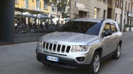 Jeep Compass 2011 - widok z przodu