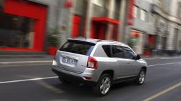 Jeep Compass 2011 - widok z tyłu