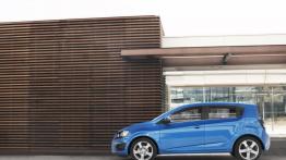 Chevrolet Aveo hatchback 2011 - lewy bok