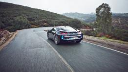 BMW i8 (2014) - widok z tyłu