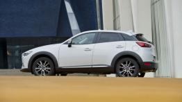 Mazda CX-3 SKYACTIV-G (2015) - lewy bok