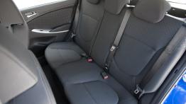 Hyundai Accent hatchback 2012 - tylna kanapa