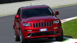 Jeep Grand Cherokee SRT8 2012 - widok z przodu