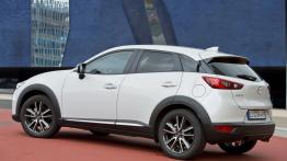 Mazda CX-3 SKYACTIV-G (2015) - widok z tyłu