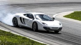 McLaren MP4-12C 2013 - prawy bok