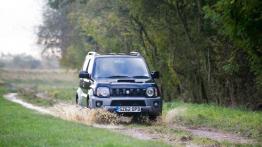 Suzuki Jimny Facelifting (2013) - widok z przodu