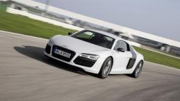 Audi R8 V8 Coupe Facelifting (2013) - widok z przodu