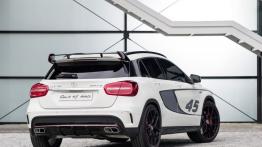 Mercedes GLA 45 AMG Concept (2013) - widok z tyłu