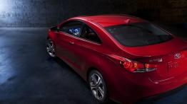 Hyundai Elantra Coupe 2013 - widok z tyłu