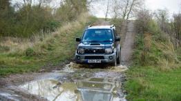 Suzuki Jimny Facelifting (2013) - widok z przodu