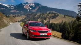 Skoda Octavia III Kombi TSI (2013) - widok z przodu