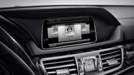 Mercedes klasy E (W212) kombi 2013 - radio/cd/panel lcd