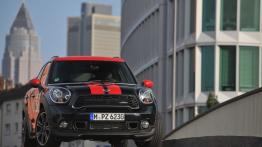 Mini Countryman John Cooper Works Facelifting - widok z przodu