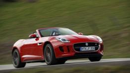 Jaguar F-Type V8S Salsa Red - widok z przodu