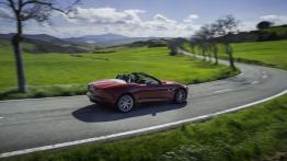 Jaguar F-Type V6S Italian Racing Red - widok z tyłu