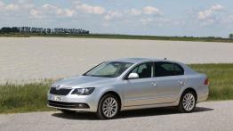 Skoda Superb II Liftback Facelifting (2013) - lewy bok