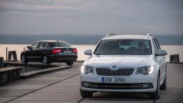 Skoda Superb II Liftback Facelifting (2013) - widok z tyłu