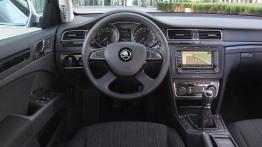 Skoda Superb II Liftback Facelifting (2013) - kokpit