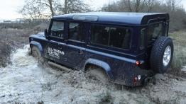 Land Rover Defender Electric Concept (2013) - widok z tyłu