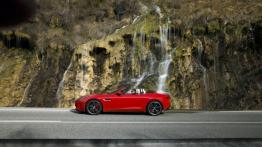 Jaguar F-Type V8S Salsa Red - lewy bok