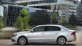 Skoda Superb II Liftback Facelifting (2013) - lewy bok