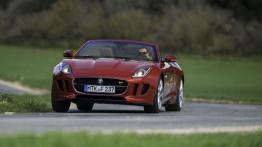 Jaguar F-Type V6S Italian Racing Red - widok z przodu