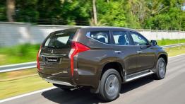 Mitsubishi Pajero Sport II SUV Facelifting 2.5 DI-D 178KM 131kW od 2014