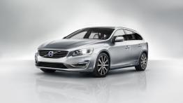 Volvo V60 Facelifting (2014) - przód - reflektory włączone