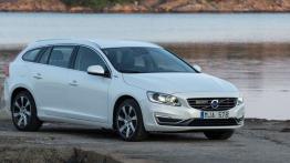 Volvo V60 Plug-In Hybrid Facelifting (2014) - widok z przodu