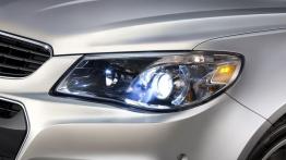 Chevrolet SS 2014 - lewy przedni reflektor - włączony