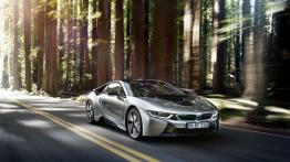 BMW i8 (2014) - widok z przodu