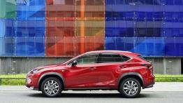 Lexus NX 300h F-Sport (2014) - lewy bok