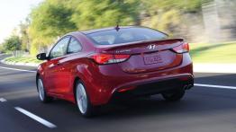 Hyundai Elantra Coupe (2014) - widok z tyłu