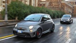 Abarth 695 Biposto (2014) - widok z przodu