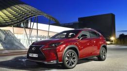 Lexus NX 300h F-Sport (2014) - lewy bok