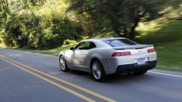 Chevrolet Camaro V Coupe Facelifting (2014) - widok z tyłu